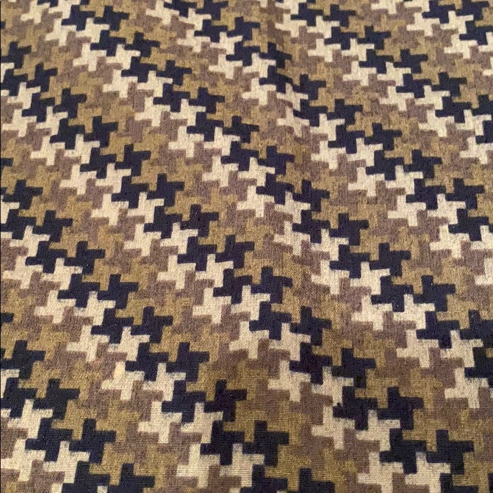 Button down - Picture 3 of 3
